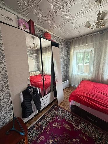 продаю дом дордой 1: Адрес: ул. Советская, 49. Недалеко от школы. Продается дом из самана — 9