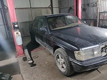 190: Mercedes-Benz 190: 1987 г., 2 л, Механика, Бензин, Седан — 4