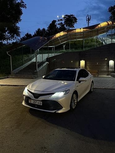i vtec: Toyota Camry: 2018 г., Гибрид, Седан — 7