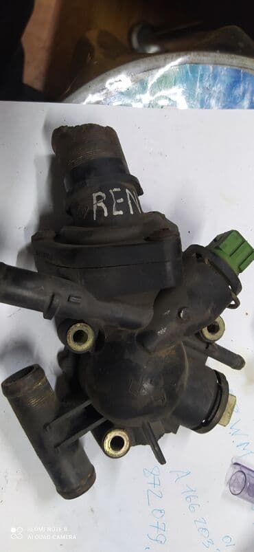 блок предохранителей: Renault corpus термостата датчики термостат — 1