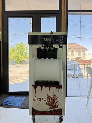 Профессиональный фризер для мягкого мороженого - Напольная модель на