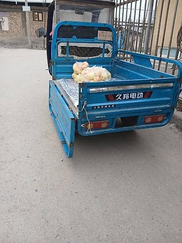 трицикыл: Грузовой трехколесный мототранспорт (трицикл) с кабиной и открытой — 5