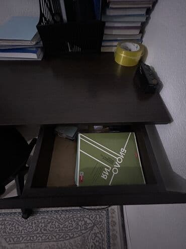 Офис столдору: Продаю Продаётся удобный и вместительный письменный стол тёмного — 2