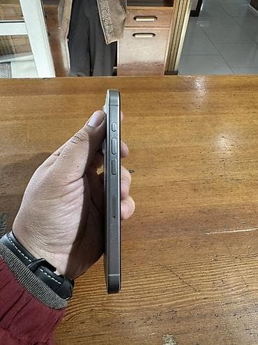 айфон с россии: IPhone 15 Pro, Б/у, 256 ГБ, Natural Titanium, Защитное стекло, Чехол, Зарядное устройство, 88 % — 3
