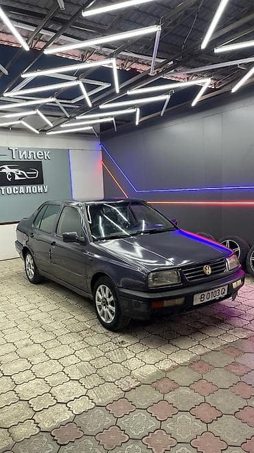 дорого: Volkswagen Vento: 1995 г., 1.8 л, Механика, Газ, Седан — 5