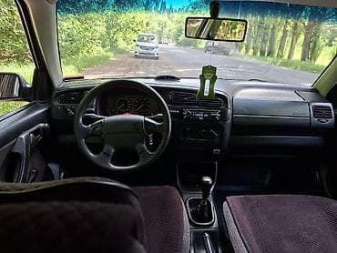 suzuki авто: Volkswagen Vento: 1994 г., Механика, Бензин, Седан — 2