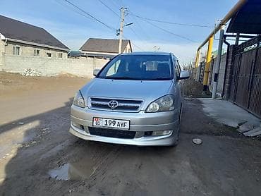 Toyota Ipsum: 2002 г., 2.4 л, Автомат, Газ, Минивэн