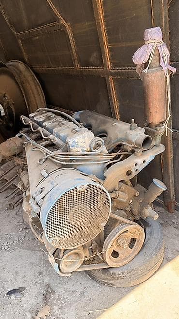 Двигатель Т-40 в сборе, рядный 6-цилиндровый, с навесным