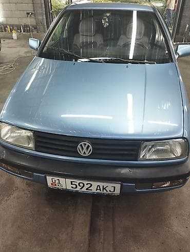 Volkswagen Vento: 1992 г., 1.8 л, Автомат, Бензин, Седан