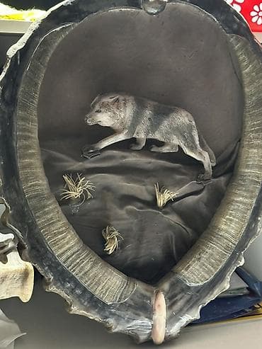 Другой декор и предметы интерьера: Сувенирные изделия из рога/кости: настенная панорама «Волк» и — 2