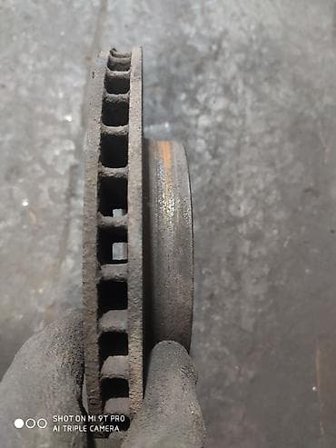 диски ipsum: Предний тормозной диск Toyota 1997 г., Б/у, Оригинал, Япония — 1