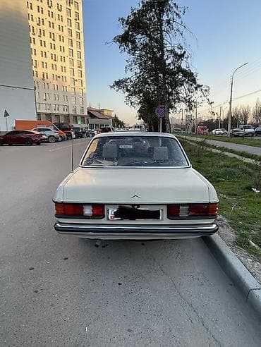 e500 124: Mercedes-Benz W123: 1983 г., 3 л, Автомат, Дизель, Седан — 2