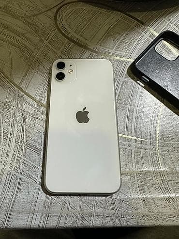 13 iphone: IPhone 11, белый цвет, 128 ГБ. Царапин трешин нет Основные — 2