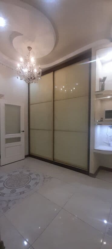 Кыймылсыз мүлк: 4 бөлмө, Риелтор, Чогуу жашоосу жок, Толугу менен эмереги бар — 3