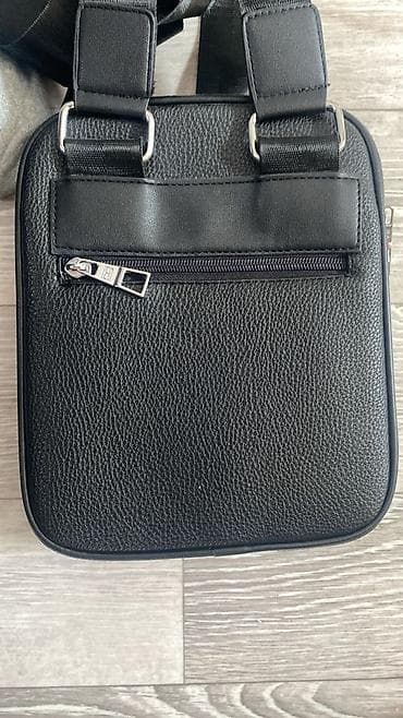 michael kors: Сумка через плечо Tommy Hilfiger, компактный формат. - Цвет: черный — 2