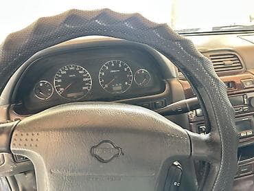 сары булун: Nissan Maxima: 1997 г., 2 л, Кол менен иштөөчү, Бензин, Седан — 3
