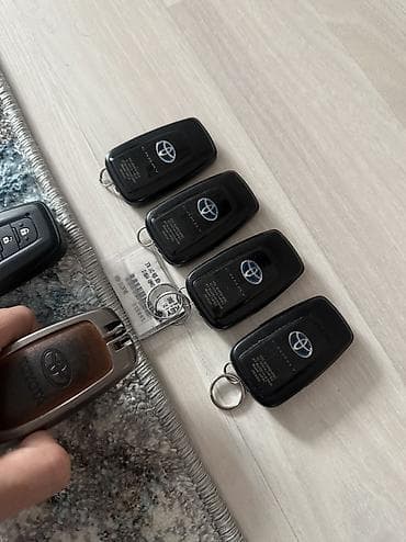 camry 75: Ключ Toyota 2018 г., Б/у, Оригинал, Япония — 1