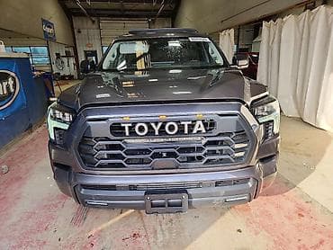 sequia: Toyota Sequoia: 2023 г., Гибрид, Внедорожник — 7
