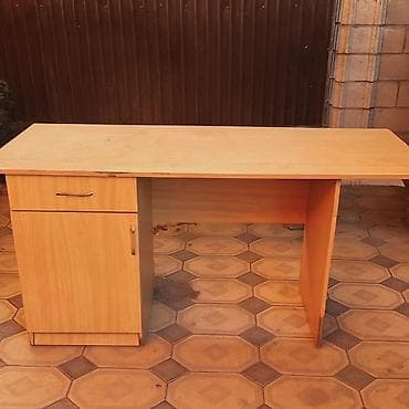 Компьютерный стол, Б/у, С полками at lalafo.kg Компьютерный стол, Б/у, С полками