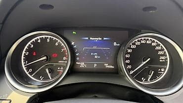 солид: Toyota Camry: 2018 г., Седан — 8