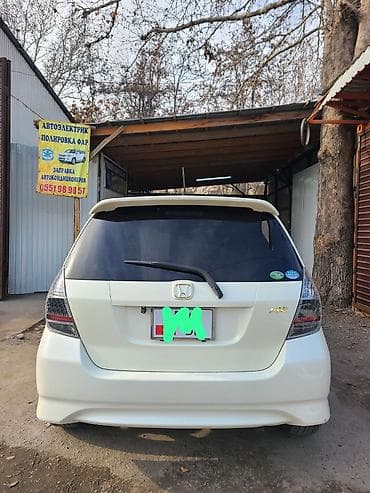Унаа: Honda Fit: 2006 г., Хетчбек — 2