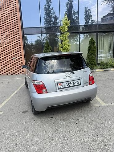 Toyota Ist: 2003 г., 1.3 л, Автомат, Бензин, Хэтчбэк — 4