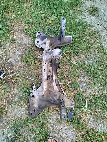 продажа катализатор: Автозапчасти (набор узлов) В наличии комплект деталей с автомобиля: - — 8