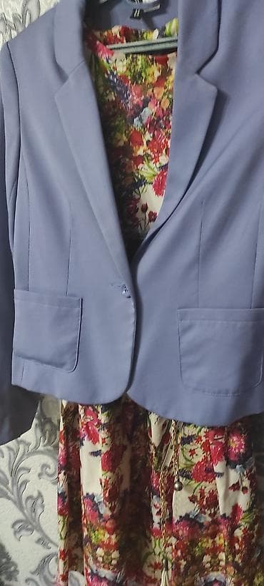 second hand: Двойка платье с костюмом, длина платья по колено на рост 160. Размер — 4