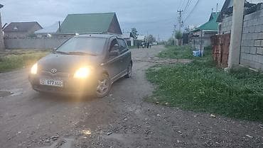 toyot: Toyota Yaris: 2000 г., 1.3 л, Механика, Бензин, Хэтчбэк — 2