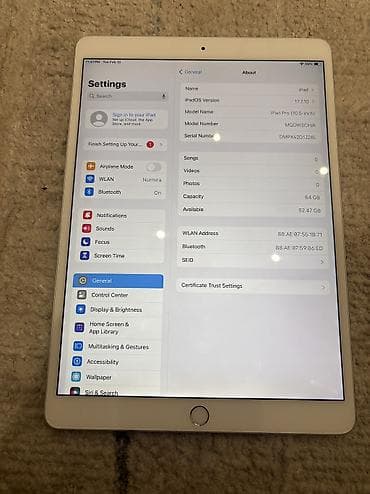 Планшет, Apple, память 64 ГБ, 10" - 11", Wi-Fi, Б/у, Классический цвет - Серый