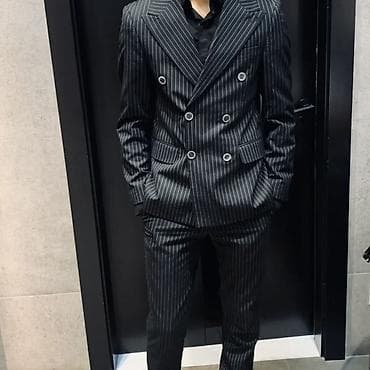 Срочно продается!!! - Комплект: пиджак + брюки. - Цвет: глубокий