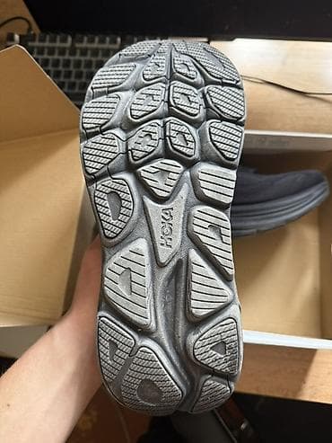 Мужская обувь: Hoka Clifton 10 Заказывал для себя не подошли по размеру, одевал — 2