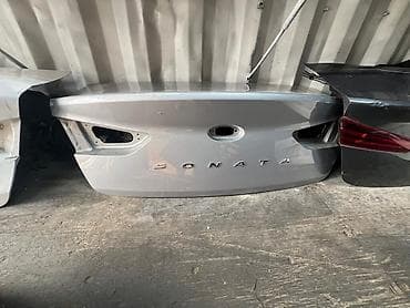 philips xenium w8510: Крышка багажника Hyundai, Оригинал — 1