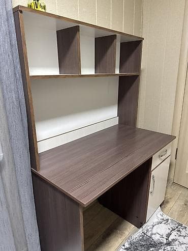 Компьютерный стол, С полками — 2