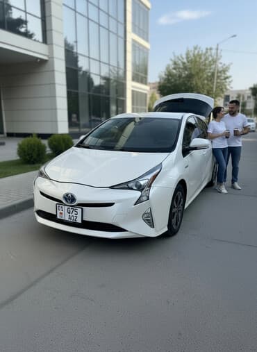 кыргызстандын кайсы областында суу транспорту бар: Toyota Prius: 2016 г., 1.8 л, Вариатор, Гибрид, Хетчбек — 1