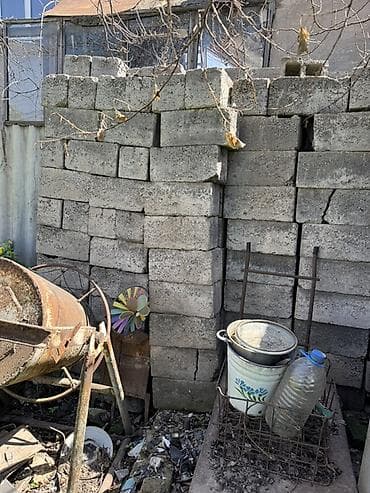 Керамзитобетонные блоки для строительства и хозяйственных нужд. -