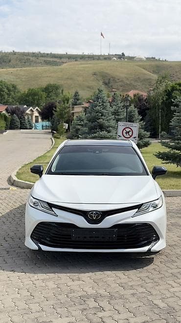 солид: Toyota Camry: 2018 г., Седан — 2
