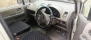 Продажа авто: Honda Mobilio: 2002 г., 1.5 л, Вариатор, Бензин, Хэтчбэк — 6