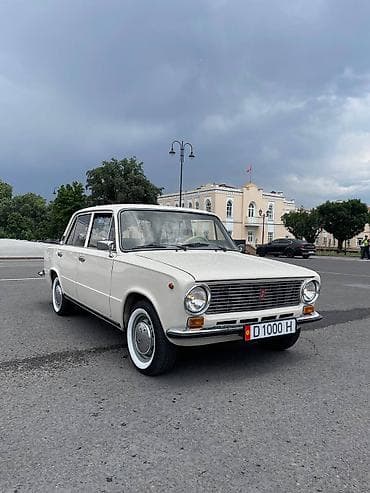 Кызматтар: Аренда ретро-автомобиля для фотосессий и событий - Классический седан — 1