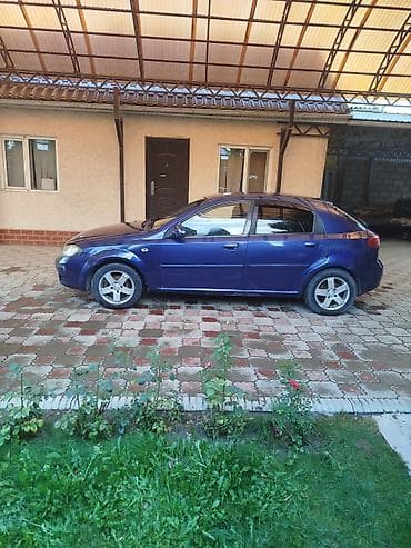 Chevrolet Lacetti: 2004 г., Кол менен иштөөчү, Хетчбек lalafo.kg да Chevrolet Lacetti: 2004 г., Кол менен иштөөчү, Хетчбек