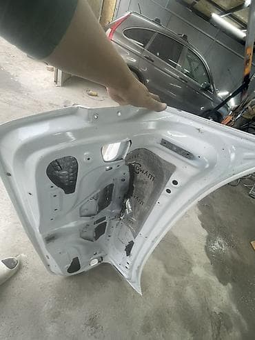 corolla runx: Крышка багажника Toyota, Оригинал — 3