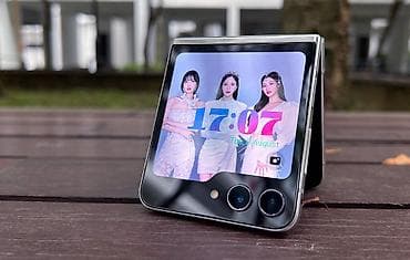 nokia n90: Samsung Galaxy Z Flip 5, Б/у, 256 ГБ, цвет - Черный, 1 SIM, 2 SIM, eSIM — 2