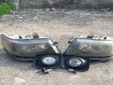 Комплект передних фар Honda 2004 г., Б/у