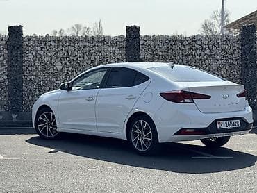 Продажа авто: Hyundai Avante: 2018 г., 1.6 л, Типтроник, Бензин, Седан — 4