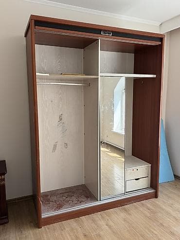 Столдор: Компьютердик үстөлү, Текчелери бар — 5