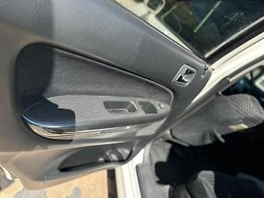 Транспорт: Honda Stream: 2003 г., 2 л, Автомат, Бензин, Минивэн — 9