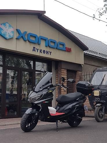 Скутер городского класса с тюнингом и яркой оптикой - Кузов в стиле — 3