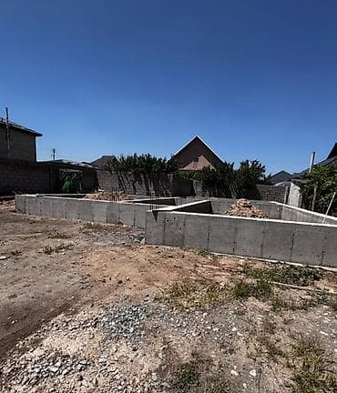 кок жаре: Продается дом под самоотделку (ПСО) в начале ж/м Оскон-Ордо, 3-я — 4