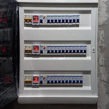 Электрики: Услуги электромонтажа, сварочных и сантехнических работ. Электрика: - — 3