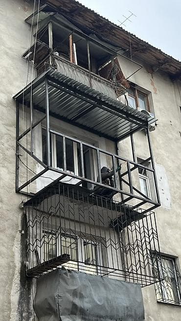 ремонт болкон: Остекление и обшивка балкона “под ключ” - ПВХ-остекление: 4 створки — 9